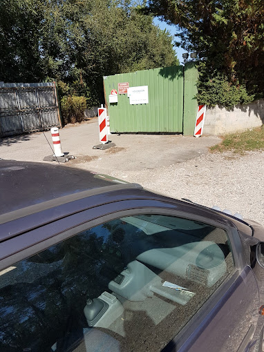 Aperçu des activités de la casse automobile CALARD FRERES située à BALAN (01360)